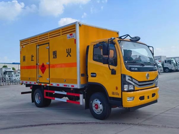 東風(fēng)多利卡4.3米氣體廂式車