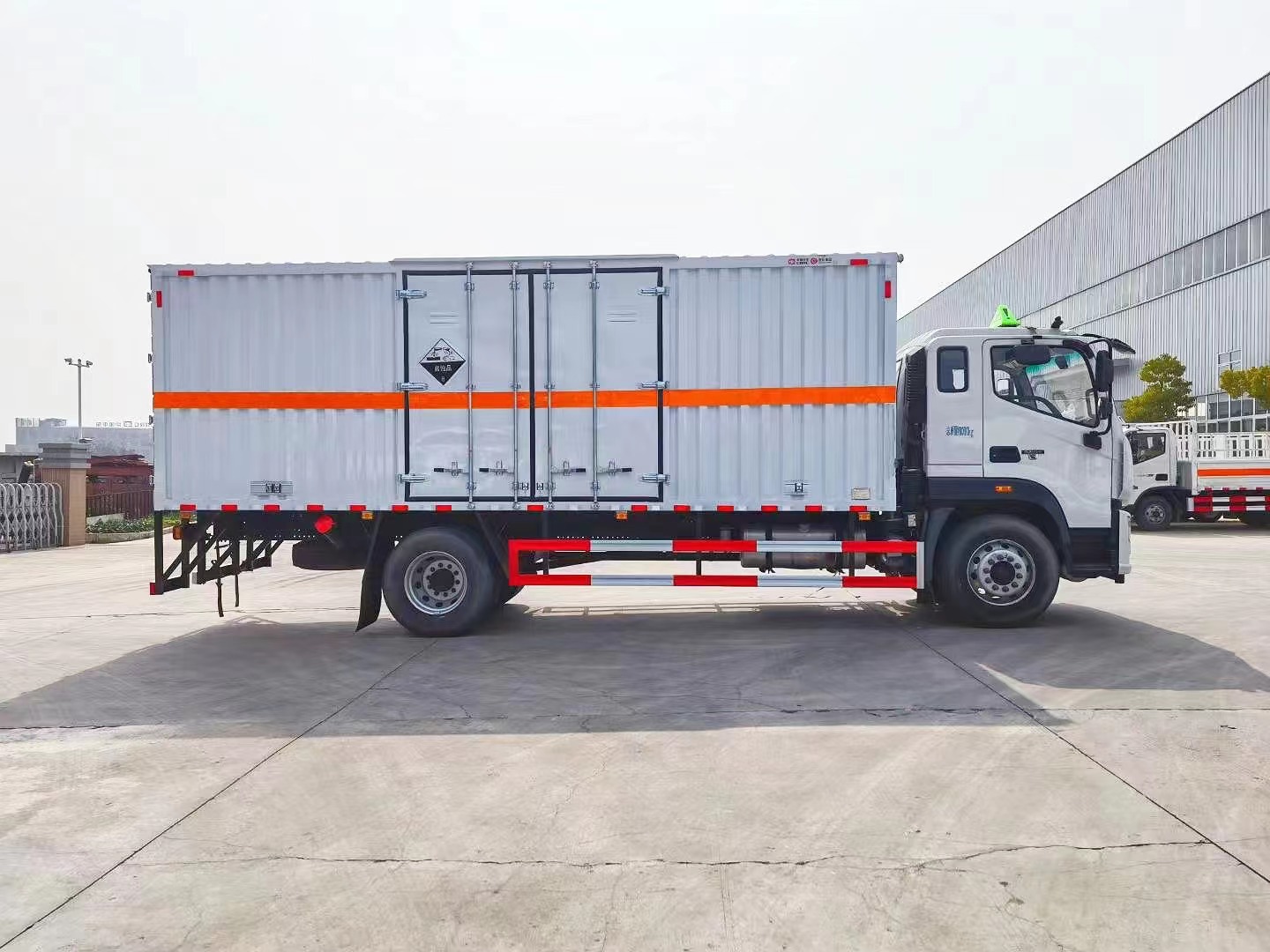 福田歐航（6.2米/6.8米）10噸腐蝕性物品廂式車