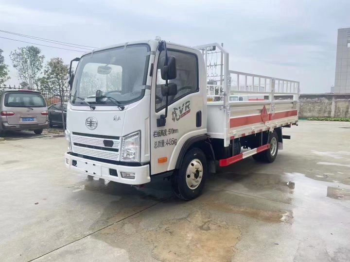 解放藍(lán)牌4.15米氣瓶運(yùn)輸車